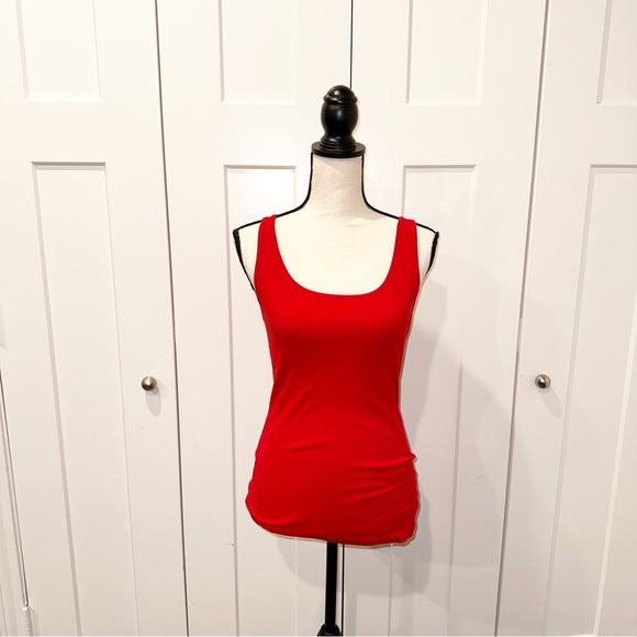 GAP Tops - GAP Tank Top